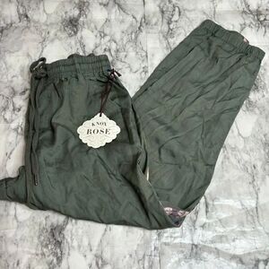 Knox Rose Green Joggers Pants Drawstring Waist Pattern Stripe small NWT